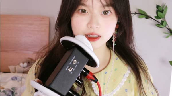 [仅在线]椰椰拿铁助眠-少量轻语的舔耳19min