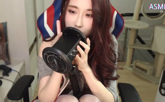 【轩子巨2兔 ASMR】紫薯丝袜 耳刷洗耳 最炫口腔音