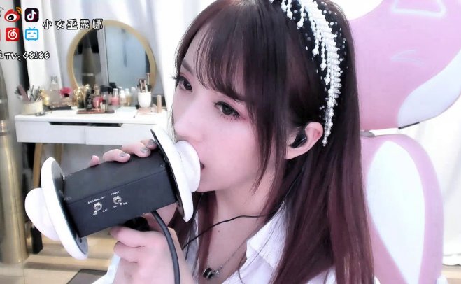 [小女巫露娜 ASMR]十分钟的无人声舔耳