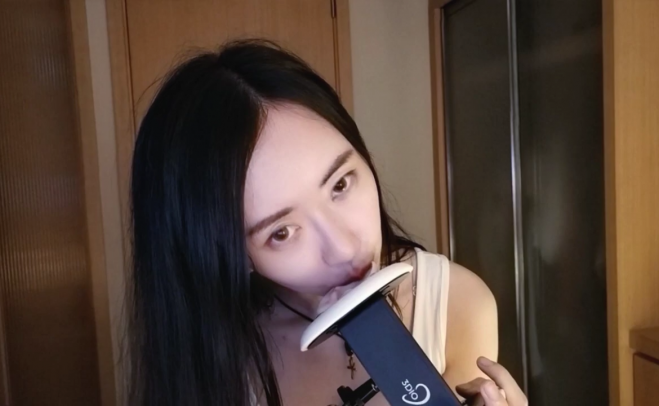 [kiki瓜 ASMR]舔耳和亲吻声