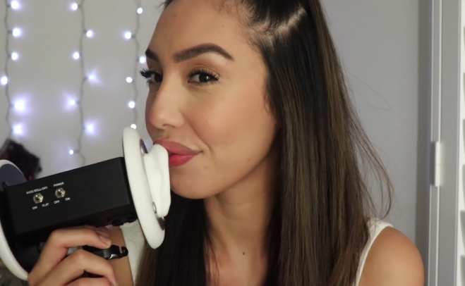 [All Bella ASMR]入耳式的舔耳，弹舌（无人声）